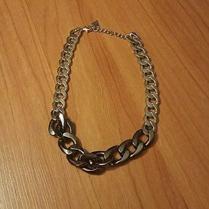 Guess chain necklace.